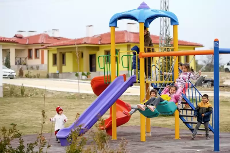 Hatay Altınözü'ndeki Depremzedeler Köy Tipi Afet Konutlarından Memnun