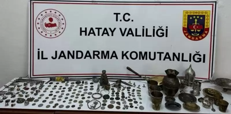 Hatay'da Tarihi Eser Operasyonunda Sikke Ve Objeler Ele Geçirildi  