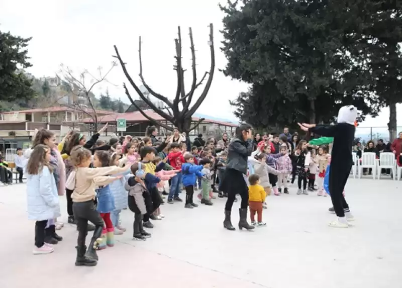 Hatay'da Depremzede çocuklar Için Moral Etkinliği Düzenlendi