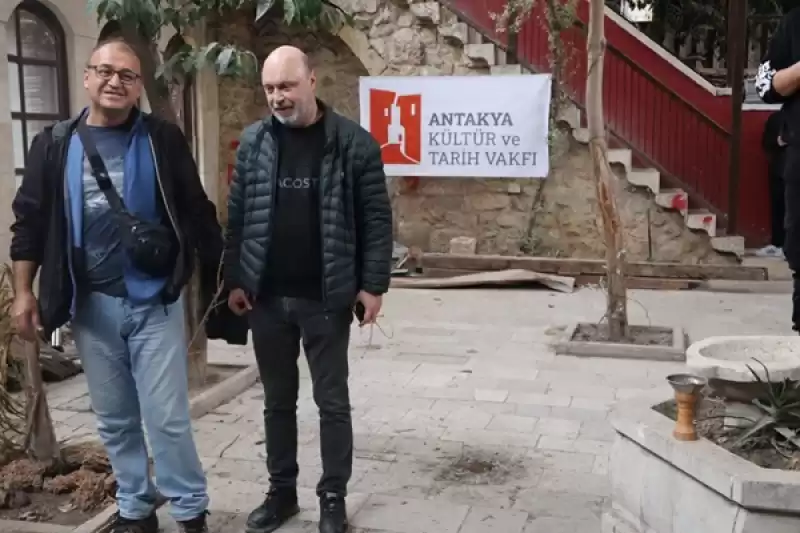 Yeniden Antakya” Resimli Performans Mesajı: “Gitmedik Buradayız”