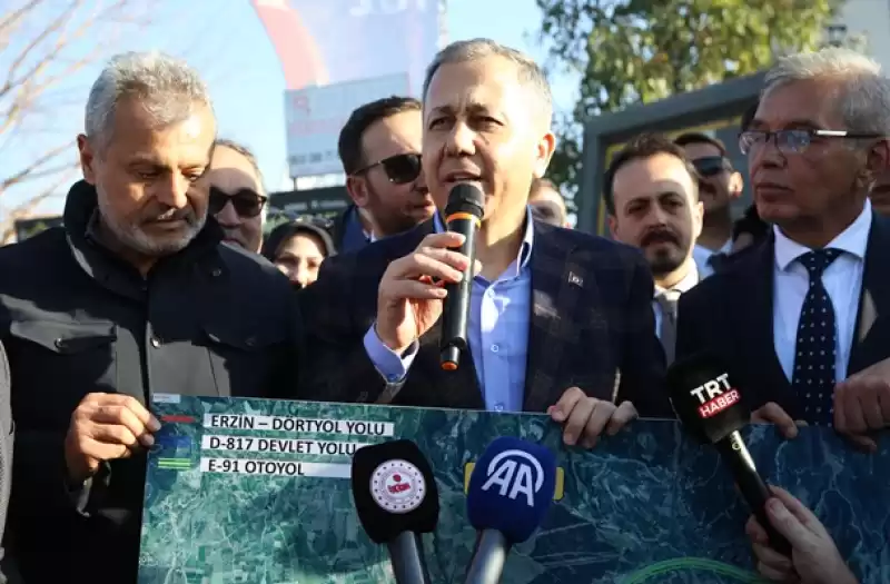 İçişleri Bakanı Ali Yerlikaya Hatay'daki Yol Yapım çalışmalarını Inceledi