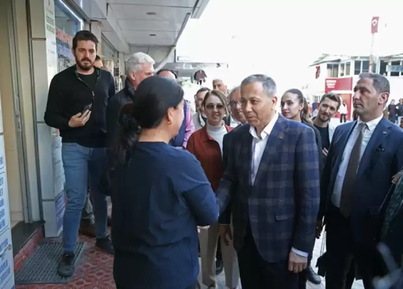 İçişleri Bakanı Ali Yerlikaya Hatay'daki Yol Yapım çalışmalarını Inceledi