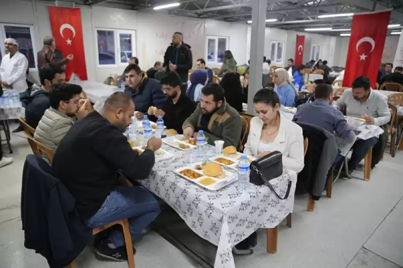 Hatay Valisi Masatlı, Vatandaşlarla Iftar Yaptı