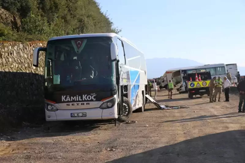 Hatay'da 3 Aracın Karıştığı Kazada 4 Kişi Yaralandı 