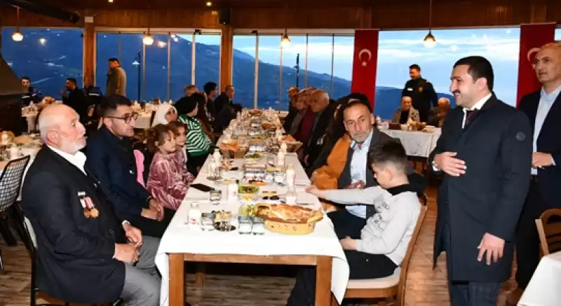 Hatay'da şehit Aileleri Ve Gaziler Iftarda Buluştu