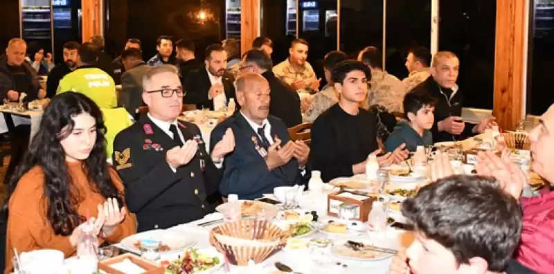 Hatay'da şehit Aileleri Ve Gaziler Iftarda Buluştu