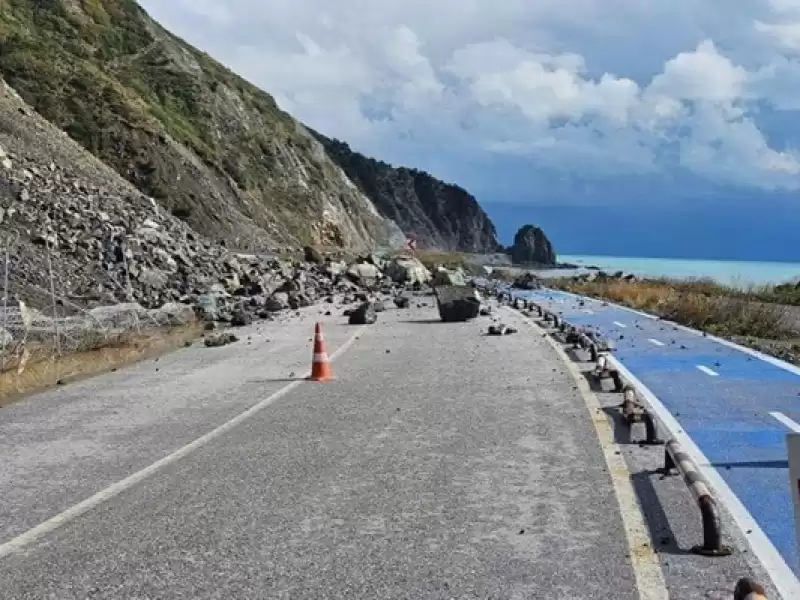 Samandağ Çevlik-Arsuz Sahil Yolu Ulaşıma Kapandı