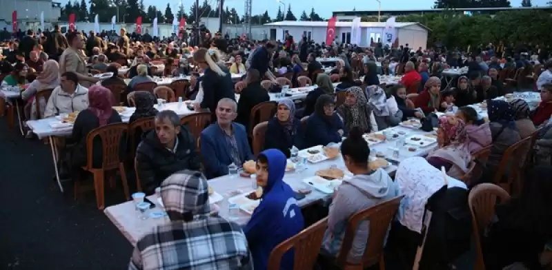 Çevre, Şehircilik Ve İklim Değişikliği Bakanı Özhaseki, Hatay'da Iftara Katıldı: