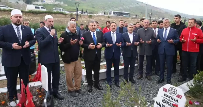 Sağlık Bakanı Fahrettin Koca, Hatay'da Mezarlık Ziyareti Sonrası Konuştu