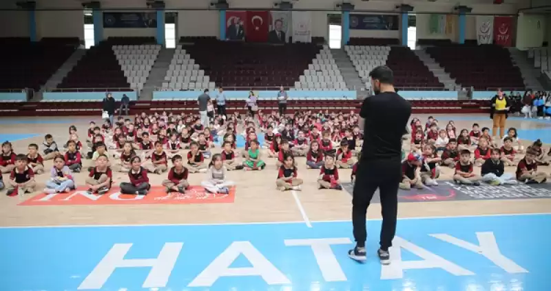 Depremden Etkilenen Hatay'da çocuklar, Moral Bulacakları 23 Nisan'a Hazırlanıyor