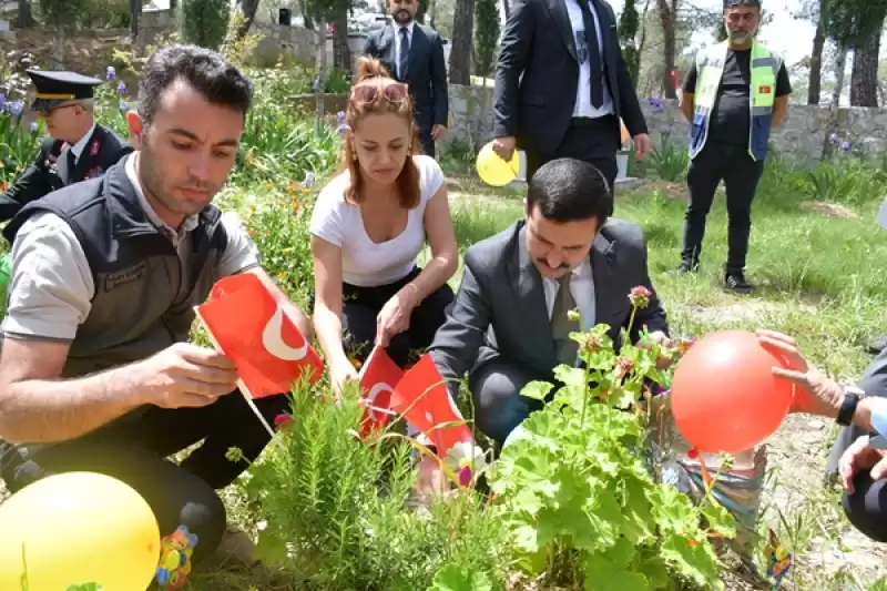 Hatay'da Depremlerde Hayatını Kaybeden çocuklar 23 Nisan'da Unutulmadı