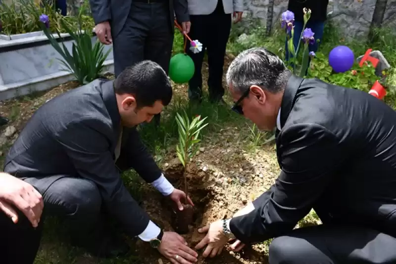 Hatay'da Depremlerde Hayatını Kaybeden çocuklar 23 Nisan'da Unutulmadı