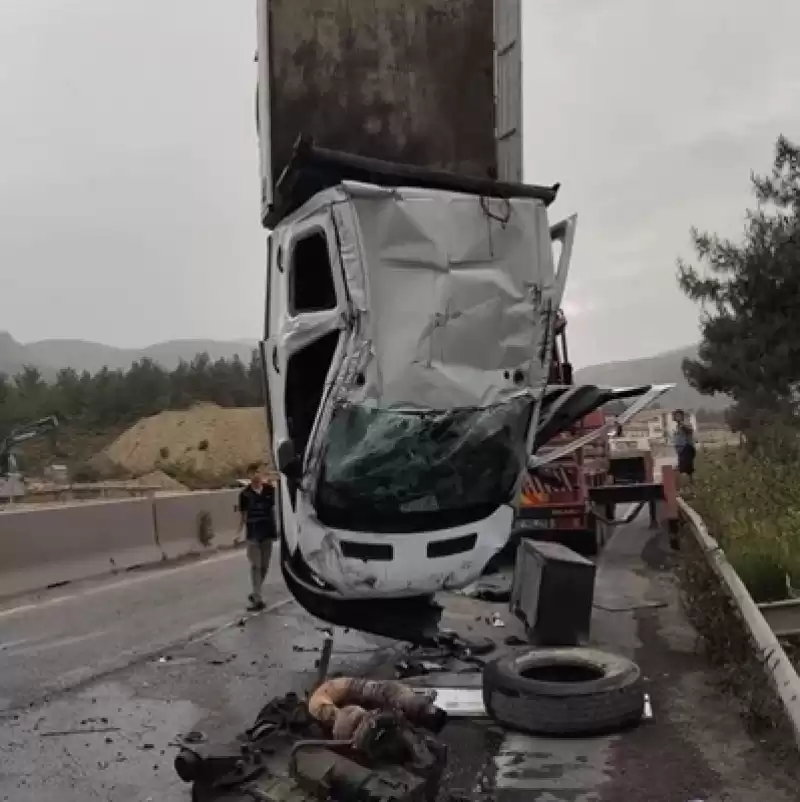 Belen'de Araç Takla Attı Iki Kişi Yaralandı