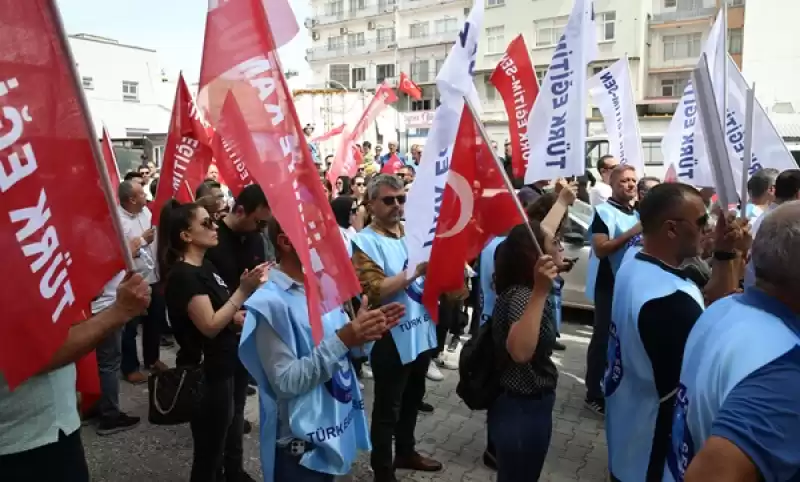 Hatay'da Eğitim Sendikaları Okul Müdürünün öldürülmesini Protesto Etti