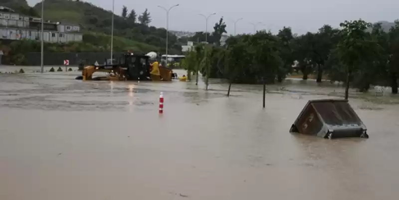 Hatay'da Sağanak Nedeniyle 2 Ilçede Eğitime Ara Verildi