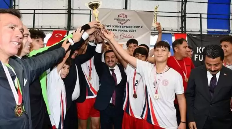 Hatay'da Depremzede çocukların Mücadele Ettiği Futbol Turnuvası Sona Erdi