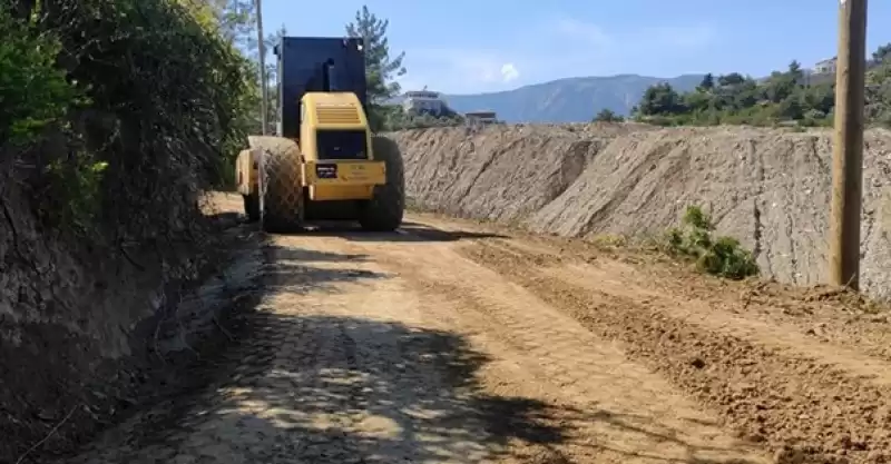 Şiddetli Yağışlardan Zarar Gören Yollar Onarıldı