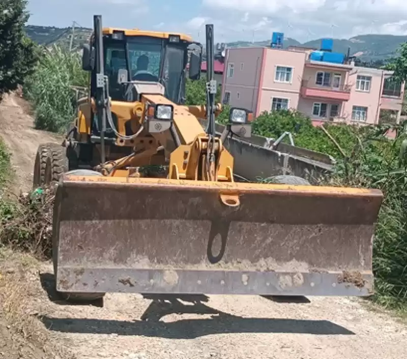 Samandağ Belediyesi Ekipleri Ilçe Genelinde Hummalı çalışmalarını Sürdürüyorlar