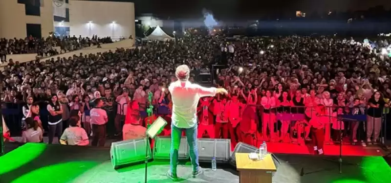 İskenderun'da Gençlik Festivali Uğur Aslan Konseri Ile Sona Erdi 