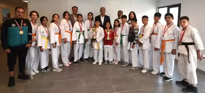 Başkan Yapar Derece Elde Eden Antakya Belediyesi Karate Takımını Ağırladı