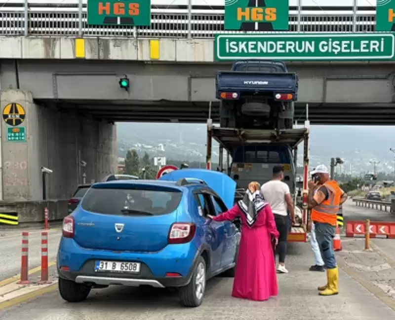 Hatay'da Tır Ile Otomobil çarpıştı