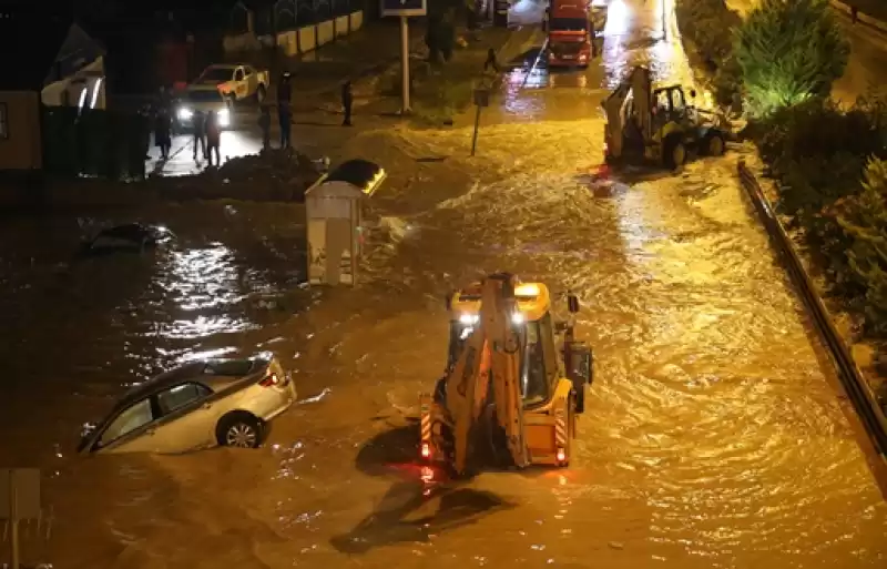 Hatay'da Sağanak Hayatı Olumsuz Etkiledi