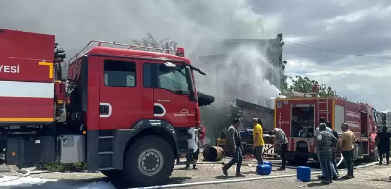 Hatay'da Zeytinyağı Fabrikasında çıkan Yangın Söndürüldü