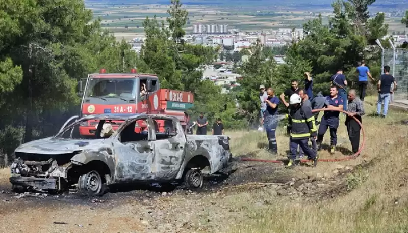 Hassa'da Ormanlık Alandaki Kamyonette çıkan Yangın Söndürüldü  