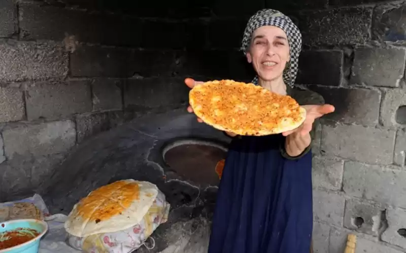 Gelenekten Gelen Lezzet; Tandır Katıklı Ekmek