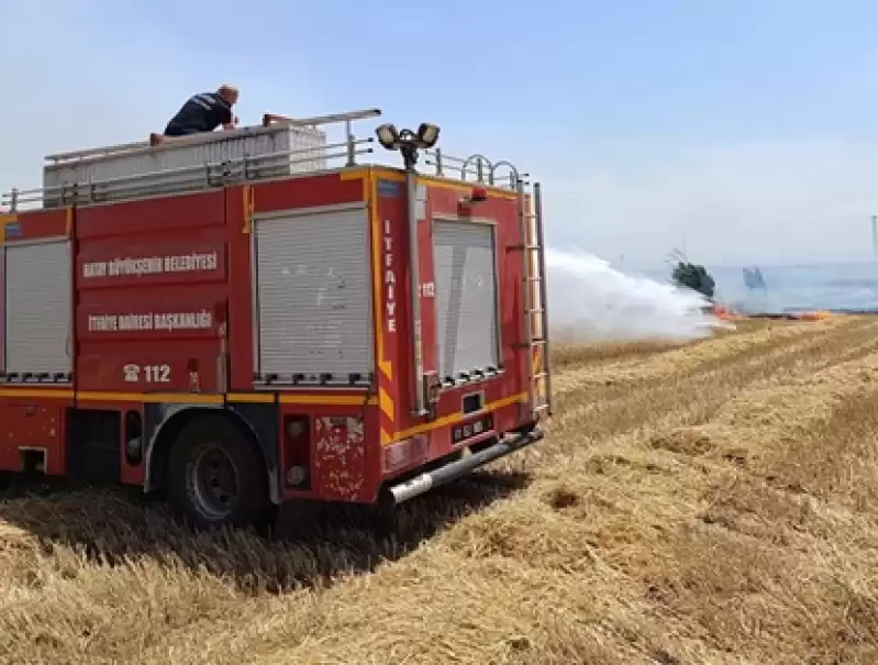 Reyhanlı'da Tarlada çıkan Yangın Söndürüldü