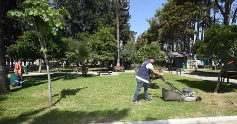 Antakya Belediyesi Ekipleri Park Ve Yeşil Alanlarda çalışmalarını Sürdürüyor