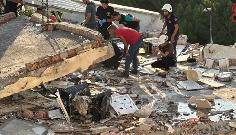 Hatay'da Patlama Meydana Gelen Bina Ve çevresinde Hasar Oluştu