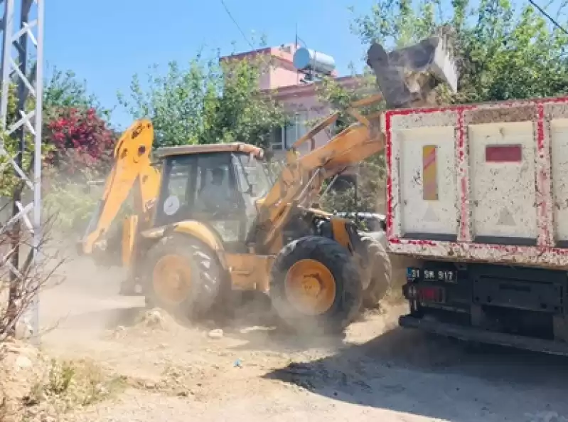 Fen Işleri Ekiplerimizce 11 Mahallemizde Eşzamanlı çalışmalarımızı Sürdürüyoruz