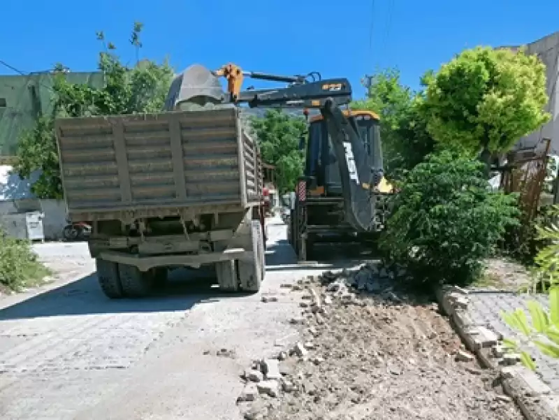 Fen Işleri Ekiplerimizce 11 Mahallemizde Eşzamanlı çalışmalarımızı Sürdürüyoruz