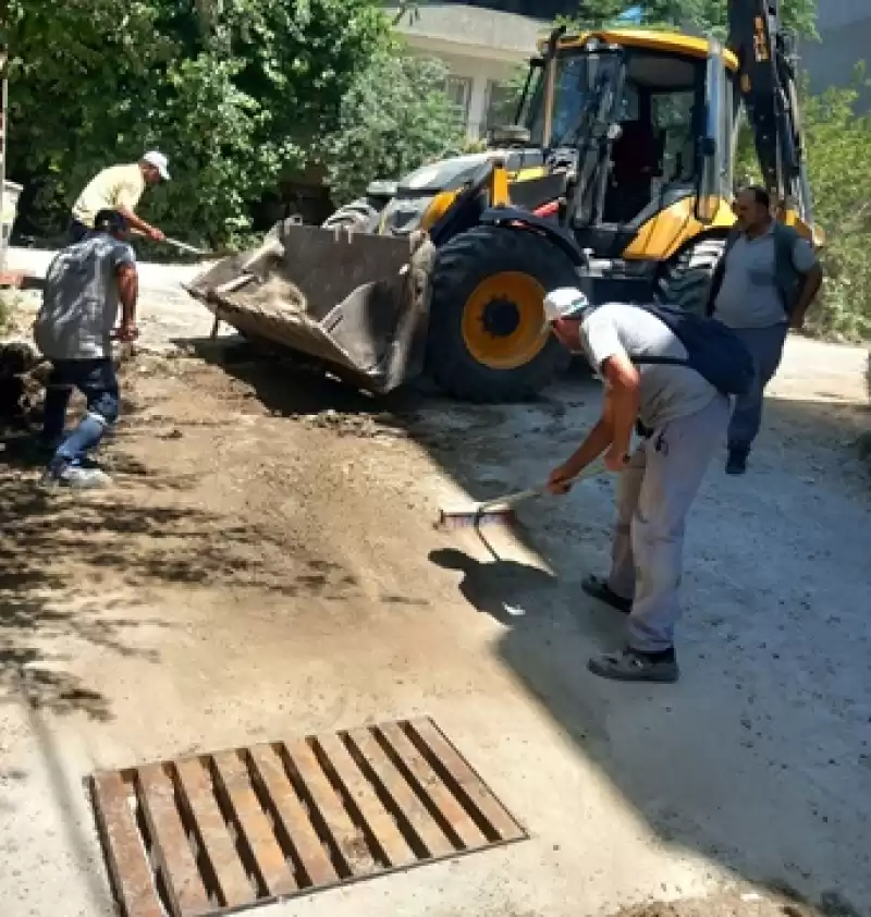 Fen Işleri Ekiplerimizce 11 Mahallemizde Eşzamanlı çalışmalarımızı Sürdürüyoruz