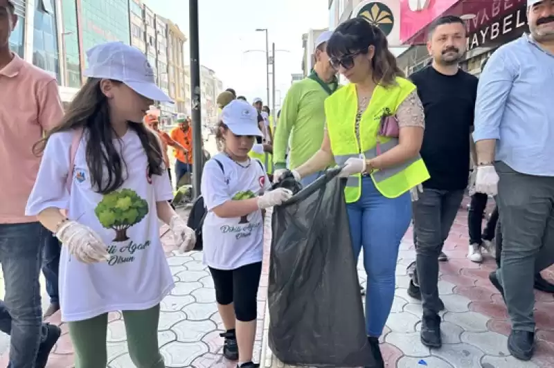 Hatay’da Dünya Çevre Günü Etkinliği Kapsamında Temizlik çalışması Yapıldı