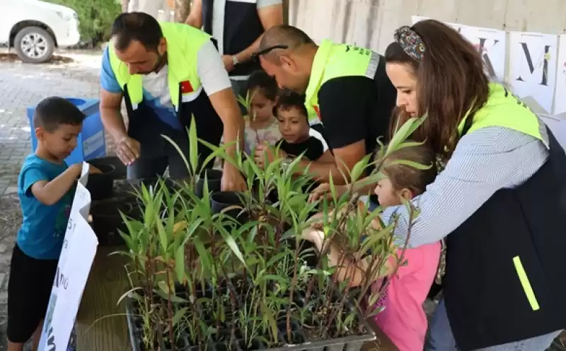 HBB öğrencilere çevre Ve Doğa Bilincini Aşılıyor Minikler Fidan Dikerek çevre Haftasını Kutladı 