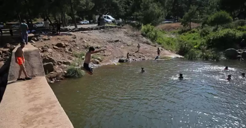 Hatay'da Sıcak Hava Etkili Oldu