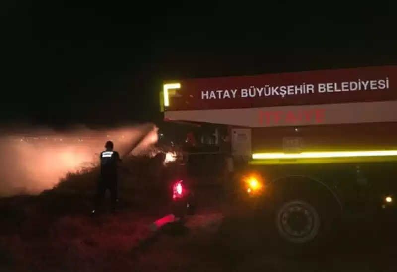 Hatay Itfaiyesi, Gaziantep’te çıkan Anız Yangınına Müdahaleye Gitti