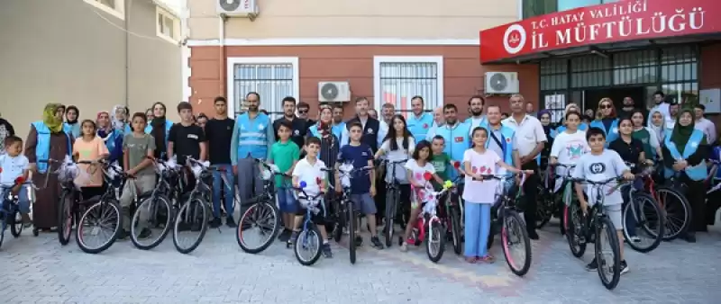 Hatay'da 42 Yetim öğrenciye Bisiklet Hediye Edildi