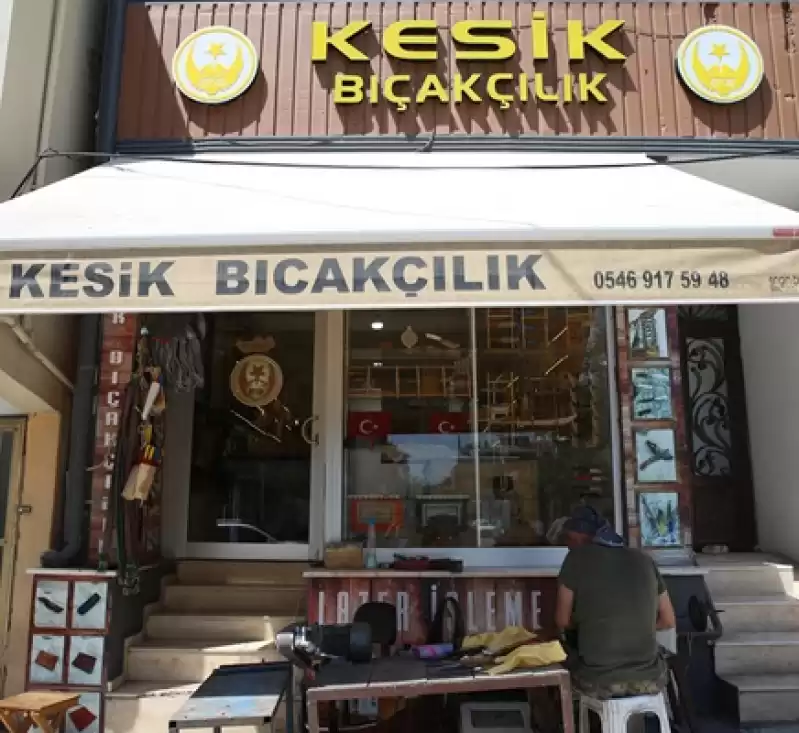 Hataylı Bıçak Ustası 10 Yıldır Ateş Başında Mesai Yapıyor