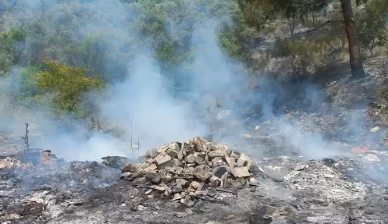 Hatay'da Otluk Ve Ağaçlık Alanda çıkan Yangın Söndürüldü