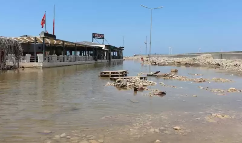 İskenderun’da Sağanak Ve Kuvvetli Rüzgar Etkili Oldu