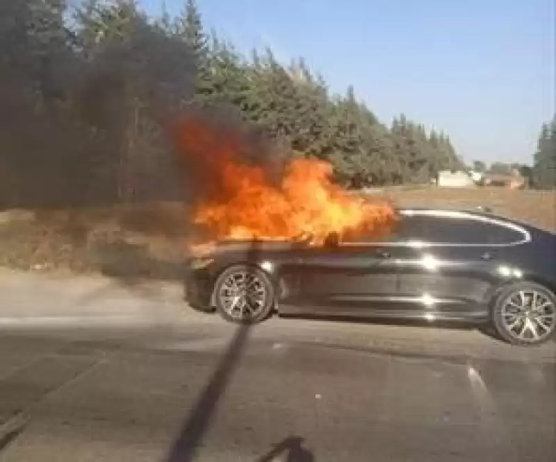 Hatay'da Seyir Halindeki Otomobil Yandı