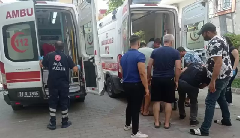 Hatay'da Inşaat Iskelesinden Düşen 2 Işçi Yaralandı