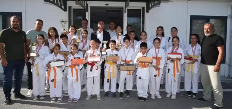 Başkan Yapar, Antakya Belediyesi Karate Takımı’nı Ağırladı