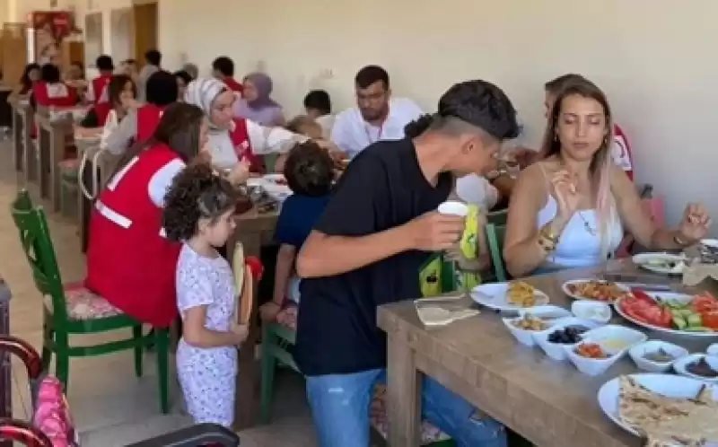 Kızılay Antakya Ve Defne’de Yetim çocukları Sevindirdi