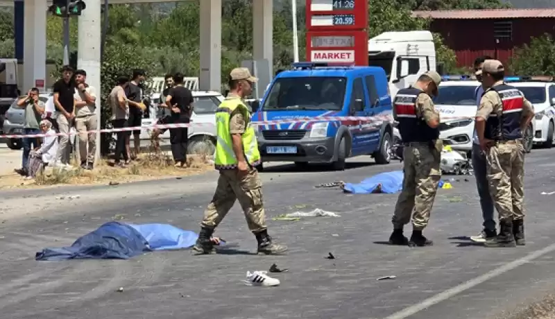 Hatay'da Kamyonetin çarptığı Motosikletteki 2 Kişi öldü