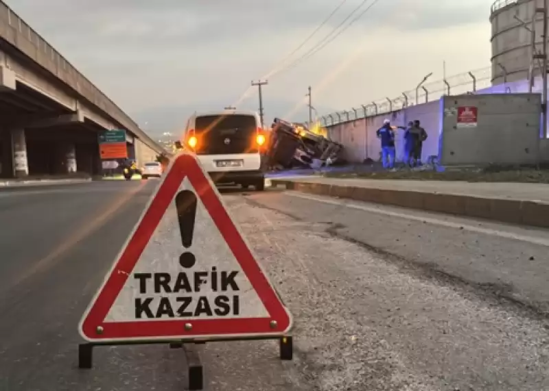 Hatay'da Freni Patlayan Beton Pompası Devrildi