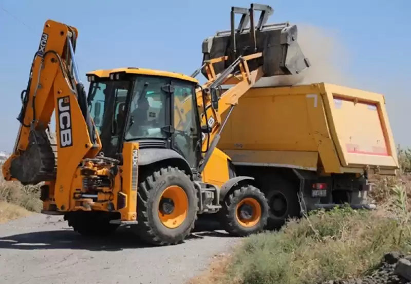 Büyükşehir’den Hafriyat Ve Moloz Temizliği